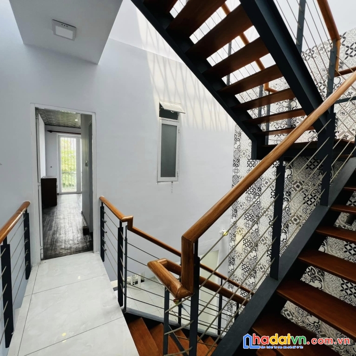 Trung tâm gò vấp - ngay bệnh viện hồng đức - 4 tầng btct - thống nhất hơn 4 tỷ