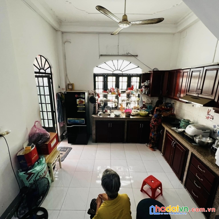 Nhà 3 tầng ở ngay - 68m2 x 3tầng x ngang 4m x dài 17 x giá hơn 6 tỷ - nguyễn văn nghi  phường 7 gò