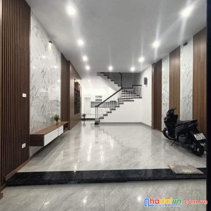 Siêu phẩm !! xem ngay nhà riêng quận cầu giấy 70m2, 5 tầng đẹp mới hiện đại ở ngay chỉ 7.2 tỷ cạnh