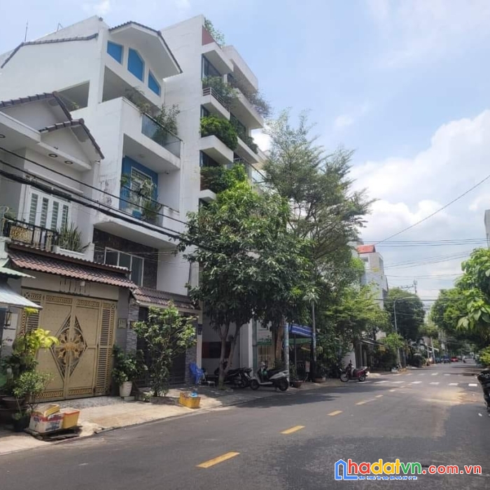 Bán nhà mặt tiền tân phú 152 m2, 8x19 ngay hiền vương quách đình bảo