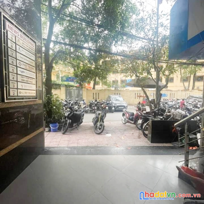 Đại cổ việt, hai bà trưng, 10 tầng thanh máy, mặt tiền 8,3m, dt95m2 vỉa hè 5m ô tô tránh