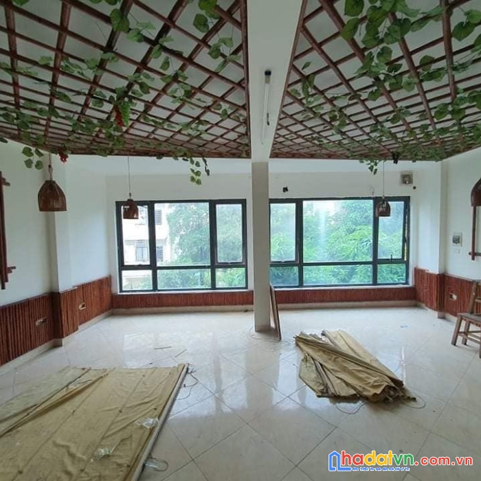Giá tốt !! nhà đẹp lô góc ở phố trần quốc hoàn cầu giấy 50m2, 5 tầng dân xây chắn chắn ở ngay chỉ