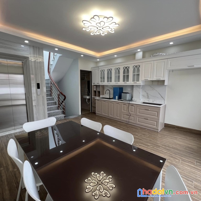 Cực phẩm!! cần bán gấp nhà nguyễn khang cầu giấy 6 tầng thang máy lô góc, tặng nội thất xịn 50m2