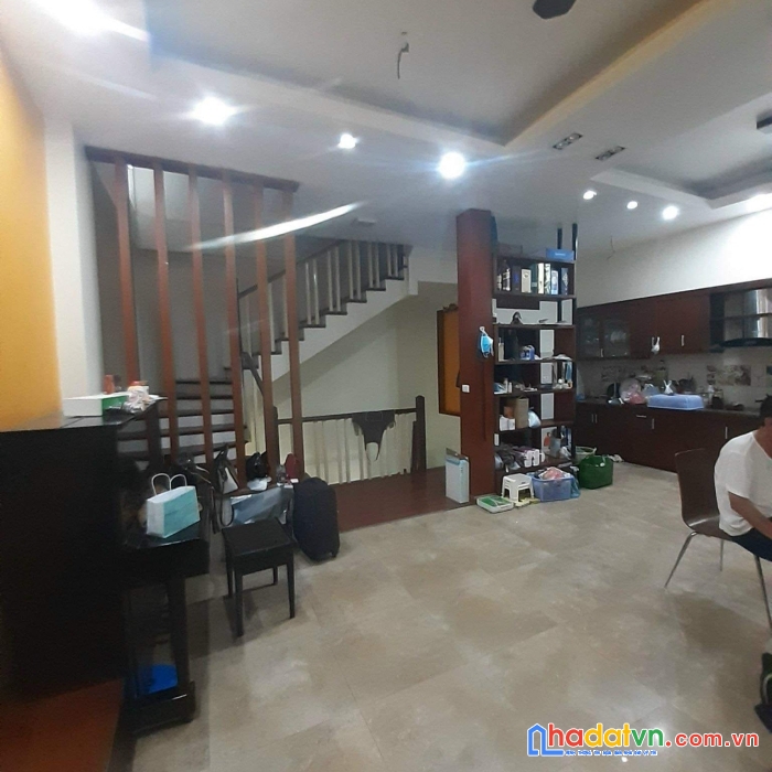 Giá tốt !! nhà đẹp lô góc, ô tô ở hoàng quốc việt cầu giấy 58m2, 5 tầng chỉ 12 tỷ