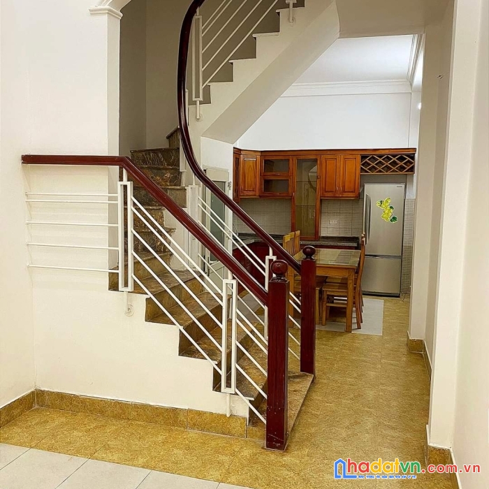 Bán nhà cầu giấy-5 tầng-sát phố-nhỉnh 3 tỷ