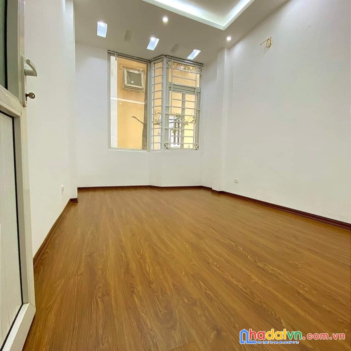 Bán nhà cầu giấy-5 tầng-sát phố-nhỉnh 3 tỷ