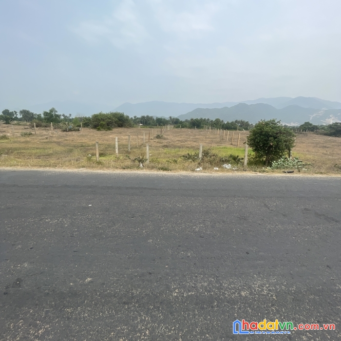 Bán đất mt nguyễn huệ,vạn ninh giá đtư chỉ 12tr/m2