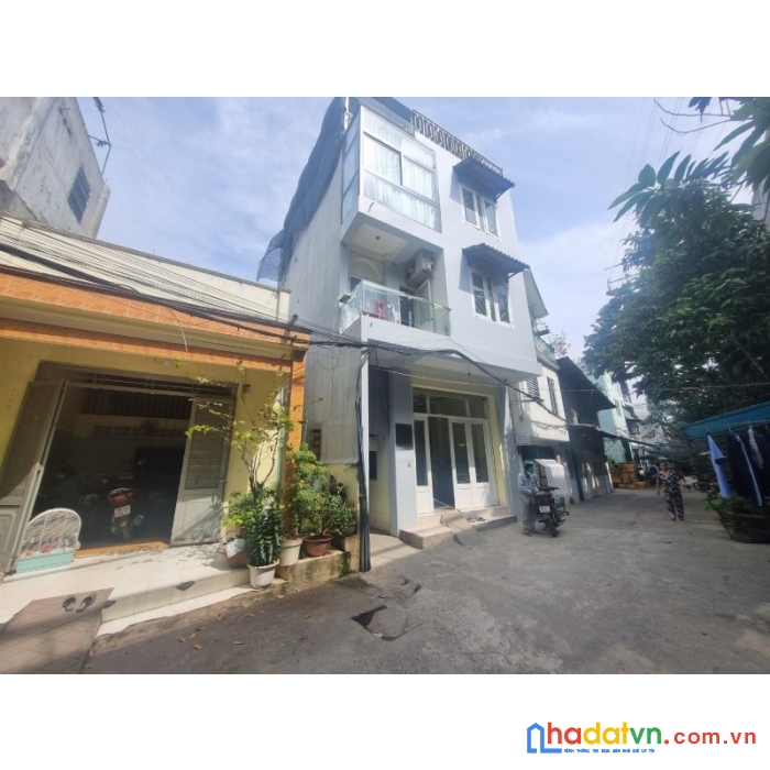 Bán nhà mặt tiền phạm văn đồng, q. bình thạnh, 83m2 (5.4m x 14.5m), ngay cầu bình lợi