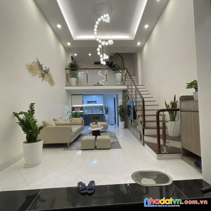 Bán nhà đẹp thiên hiền - nam từ liêm 42m2, 5 tầng, ô tô đỗ cửa, kinh doanh.
