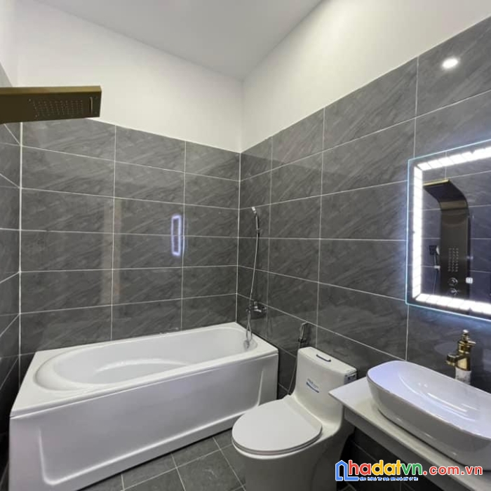 Bán nhà phú diễn 45m2, 5 tầng, mt 4.7m, gía nhỉnh 5 tỷ, gara ô tô, kinh doanh, ngõ thông, hiếm.