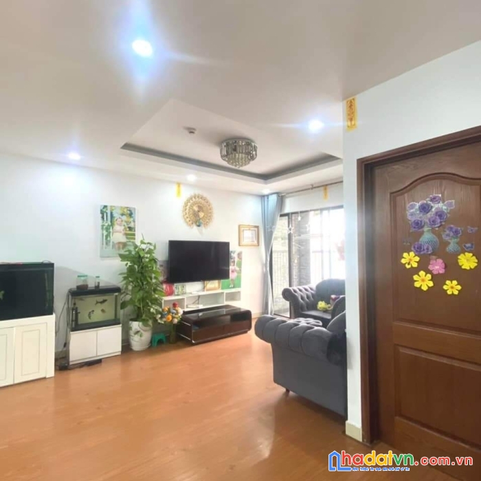 Cần bán gấp căn hộ vinaconex 2 tầng trung 3 ngủ full nội thất giá bất ngờ