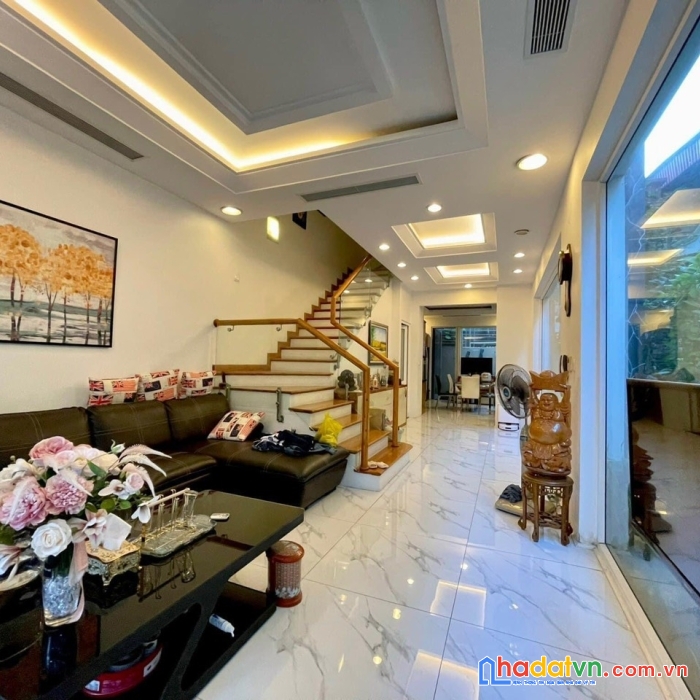 Bán nhà mễ trì hạ 65m2  x 5 tầng, mt 5m, ô tô vào nhà, tiện ích vô vàn, full nội thất. giá chỉ 4