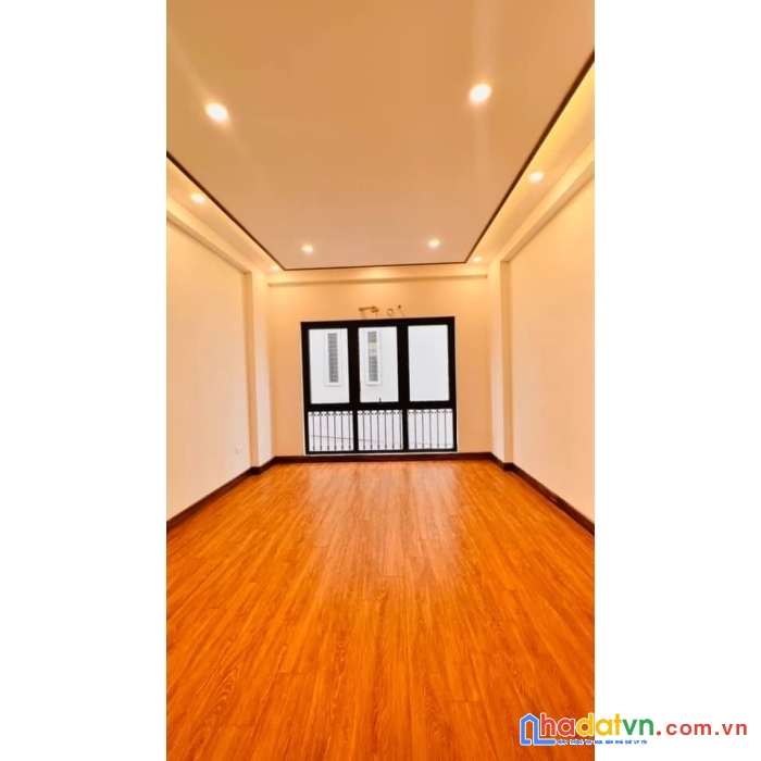 Phân lô trần quý kiên 12 tỷ- 7t thang máy- ô tô tránh 2 mặt ngõ