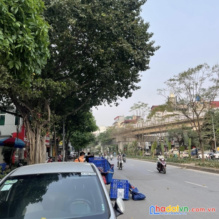 Cần bán gấp nhà khương đình quận thanh xuân 50m2 mt4.3m nhà đẹp ở ngay ngõ ba gác tránh sh