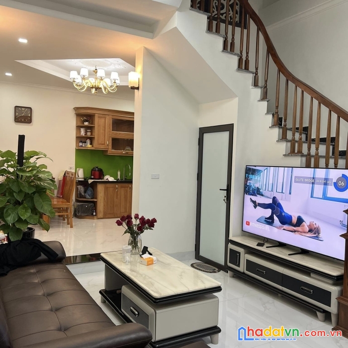 Cần bán gấp nhà khương đình quận thanh xuân 50m2 mt4.3m nhà đẹp ở ngay ngõ ba gác tránh sh