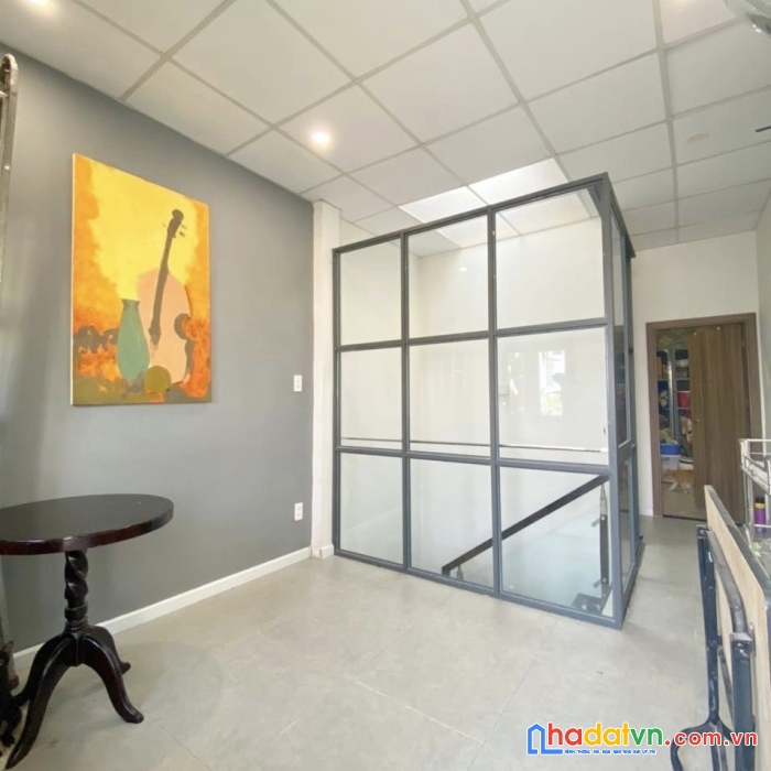 Cần tiền - chính chủ bán gấp nhà đẹp 3 tầng - gần mặt tiền đường - tiếp giáp quận 1 - chỉ 4,3 tỷ