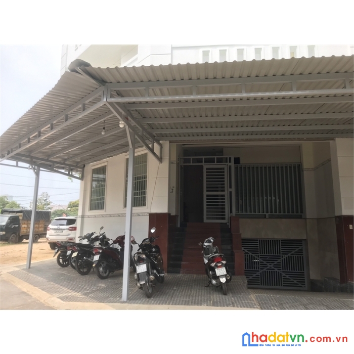 Cho thuê phòng tầng 5 sân thượng, tòa nhà an ninh kđt chí linh p10 tpvt