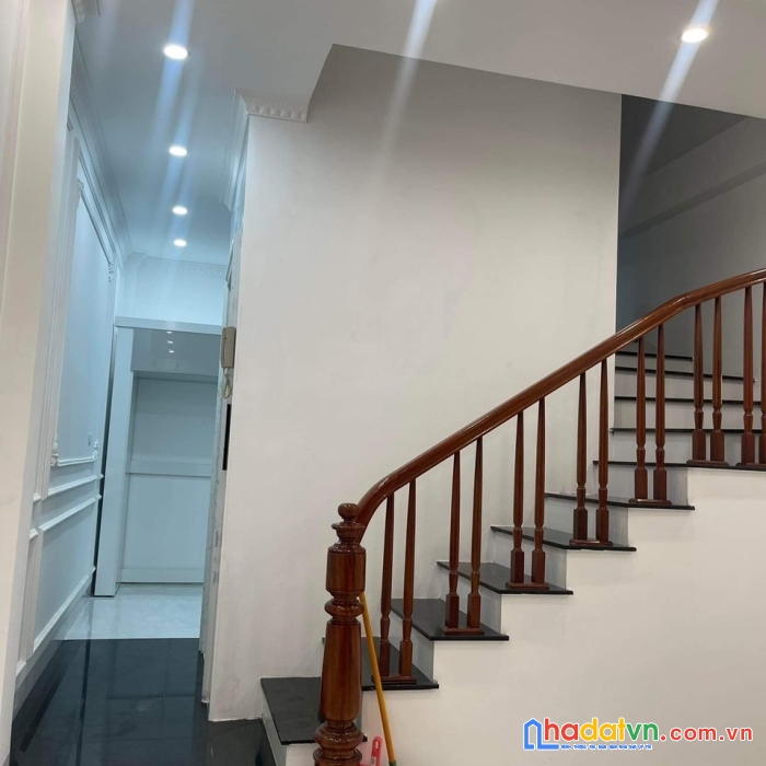 Cho thuê nhà kim ngưu,  41m x5t giá 15 triệu