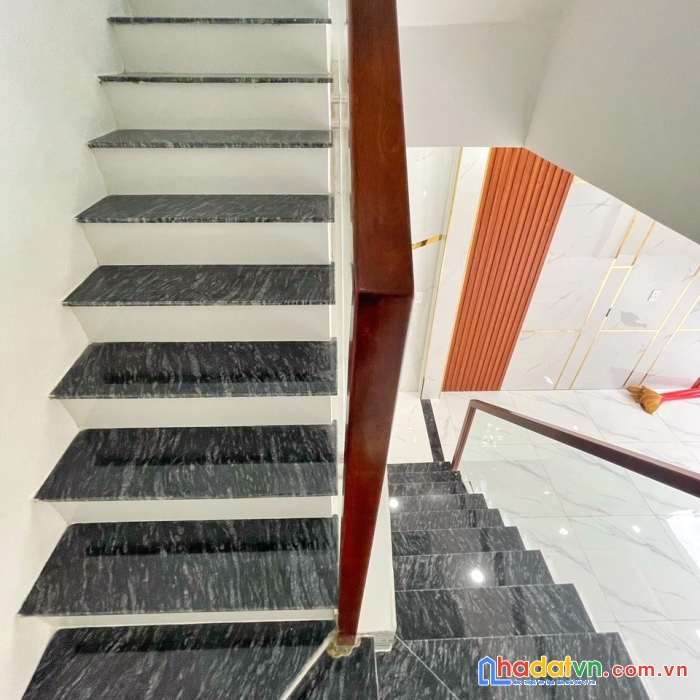Nhà mới 3 tầng hẻm dương bá trạc p1q8. giá 6,8 tỷ tl