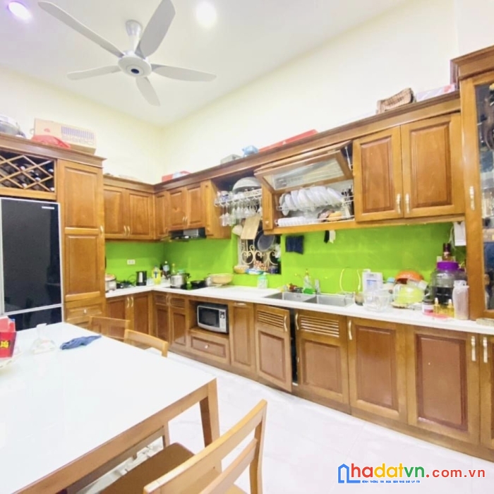Nhà đẹp phố hoàng văn thái quận thanh xuân 45m2 nhỉnh 6 tỷ gara kinh doanh tặng nội thất