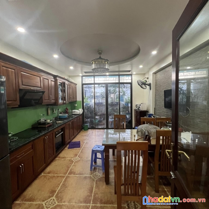 Bán nhà ngô thì nhậm,40m2 5 tầng ngõ 5m thông , rộng oto vào nhà , kd được _ giá 4.7 tỷ