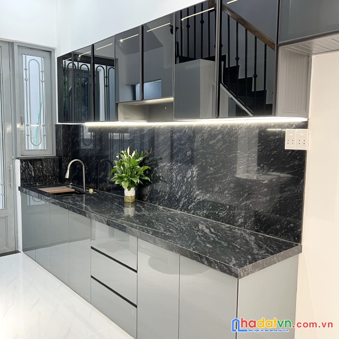 Nhà 4 tầng nở hậu hẻm ôtô đường nguyễn duy p9q8. giá 5,2 tỷ tl