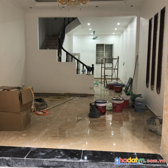 Bán nhà ngọc lâm gần phố cổ. lô góc 2 mặt tiền, diện tích 50m2. mặt tiền = mặt hậu: 4.5m