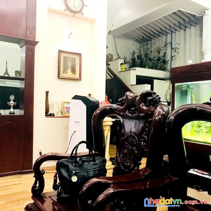 Bán nhà biệt thự mặt tiền lam sơn - ngay sân bay tsn, dt: 8.8x13m, 3 tầng - 4pn, 24.8 tỷ