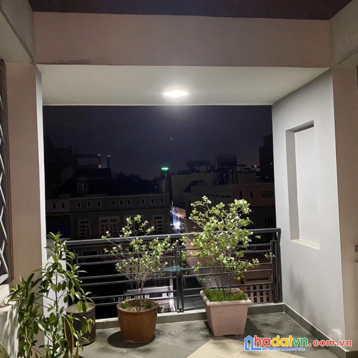 Bán nhà hẻm 8m tân sơn nhì -tân phú 51m2 x2 tang chỉ 5.x tỷ