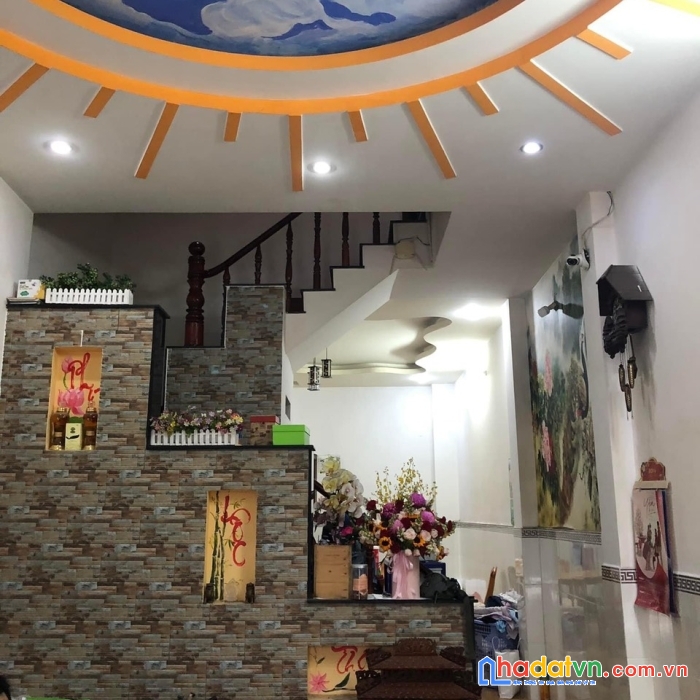 Mặt tiền chợ - xe tải thông - 3 tầng - vuông vức - thuận tiện kinh doanh - bán gấp chốt nhanh.