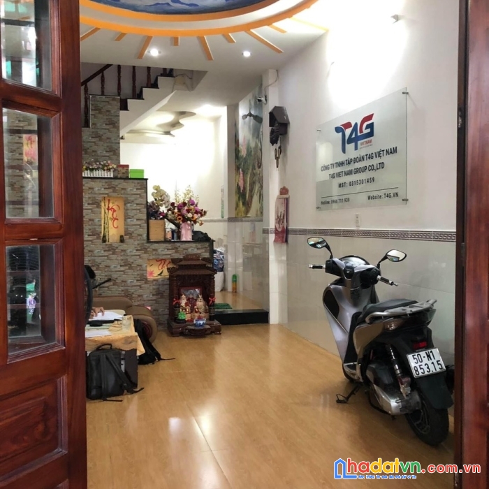 Mặt tiền chợ - xe tải thông - 3 tầng - vuông vức - thuận tiện kinh doanh - bán gấp chốt nhanh.