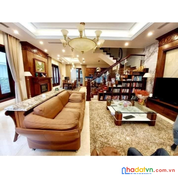 Bán biệt thự võ chí công - xuân la - tây hồ. dt 200m2. mt 12m. giá 40 tỷ