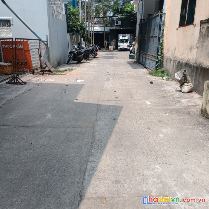 Nhà 80m2 xây 3 tầng đường nhựa nguyễn đức trung 2,x tỷ