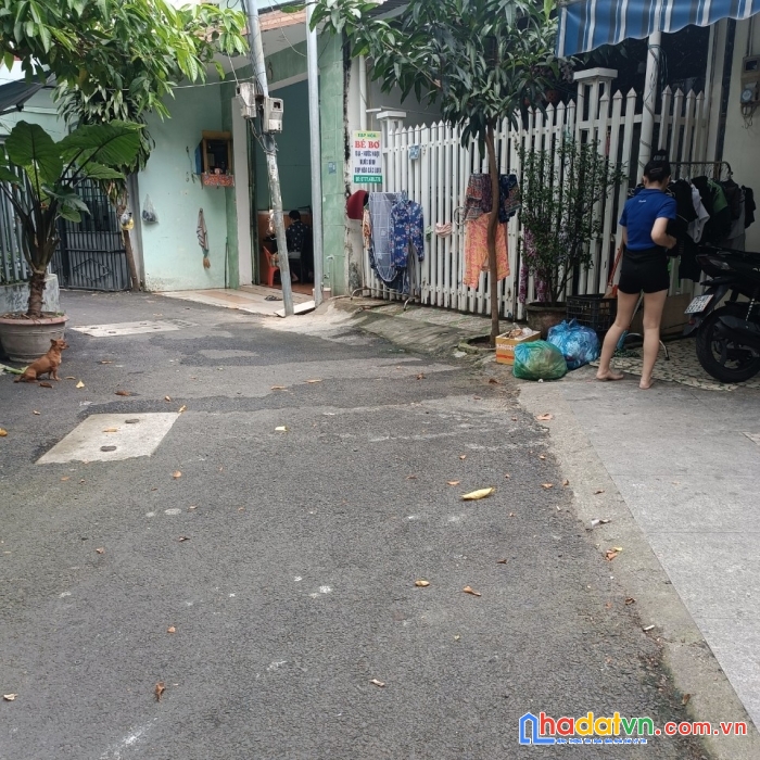 Nhà 80m2 xây 3 tầng đường nhựa nguyễn đức trung 2,x tỷ