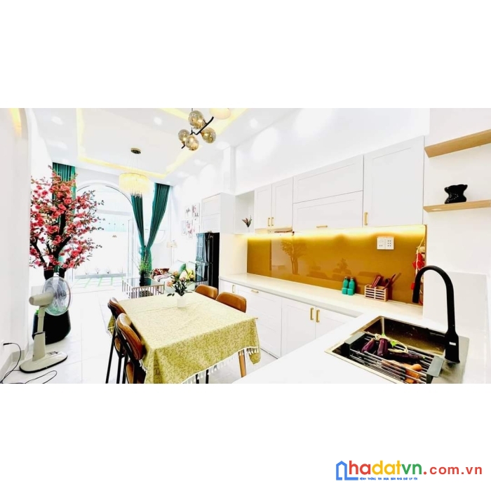 Nhà mới 2 tầng 2 mê tô hiệu đầy đủ nội thất 2,x tỷ