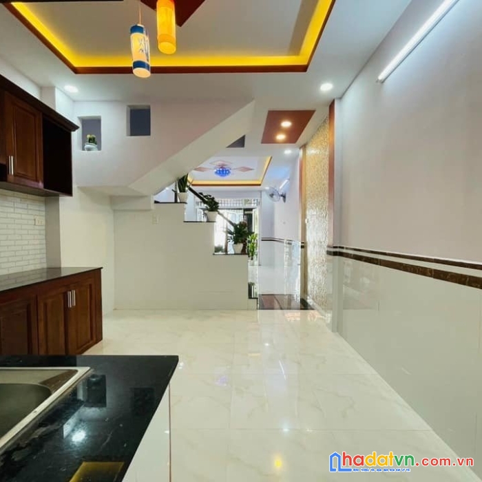 Bán nhà 3 lầu - 43m2 - chỉ hơn 3 tỷ - sổ riêng - đường nguyễn duy cung, p12, gv