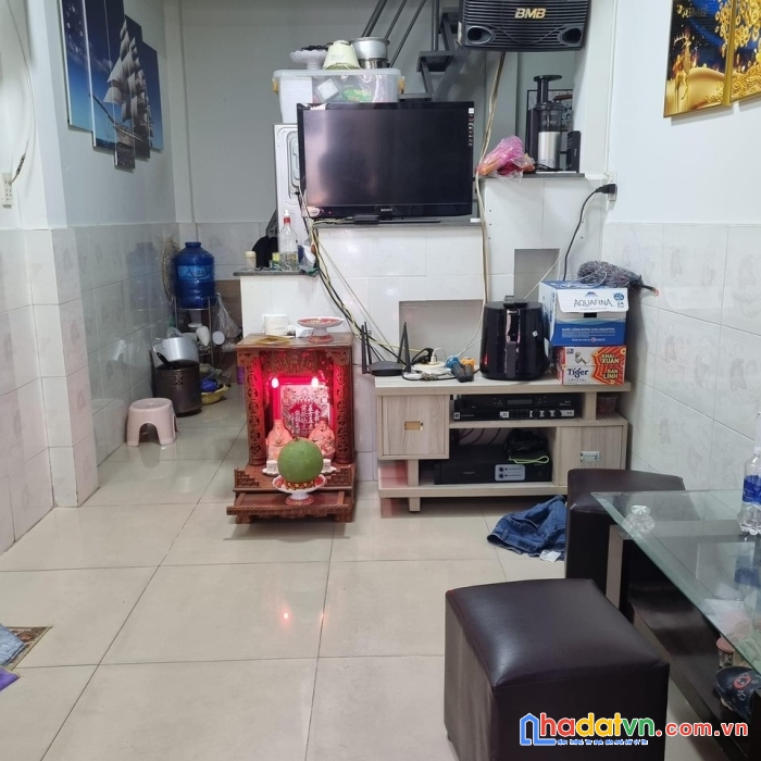 Chính chủ cần bán nhà 1 xẹt 3m gần mặt tiền đường phú thọ hòa, 3 tầng, 20m2 chỉ 2.5 tỷ