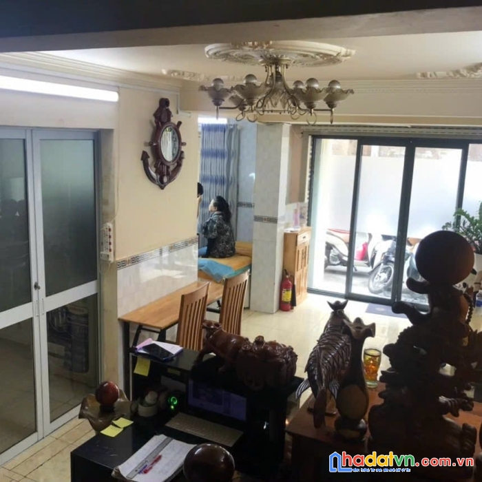 Chính chủ bán nhà đang ở, xe 7 chỗ ngủ luôn, nhà xây chắc, đẹp, mong gặp khách thiện chí