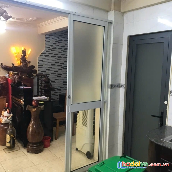Chính chủ bán nhà đang ở, xe 7 chỗ ngủ luôn, nhà xây chắc, đẹp, mong gặp khách thiện chí