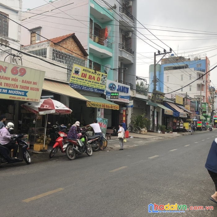 Cho thuê mtkd 104m2, 2tầng cạnh chợ tân hương