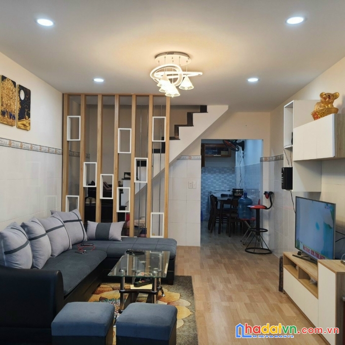 Bán nhà vị trí đẹp đường số 51, 3,5x12m, 2 tầng, ngay chợ
