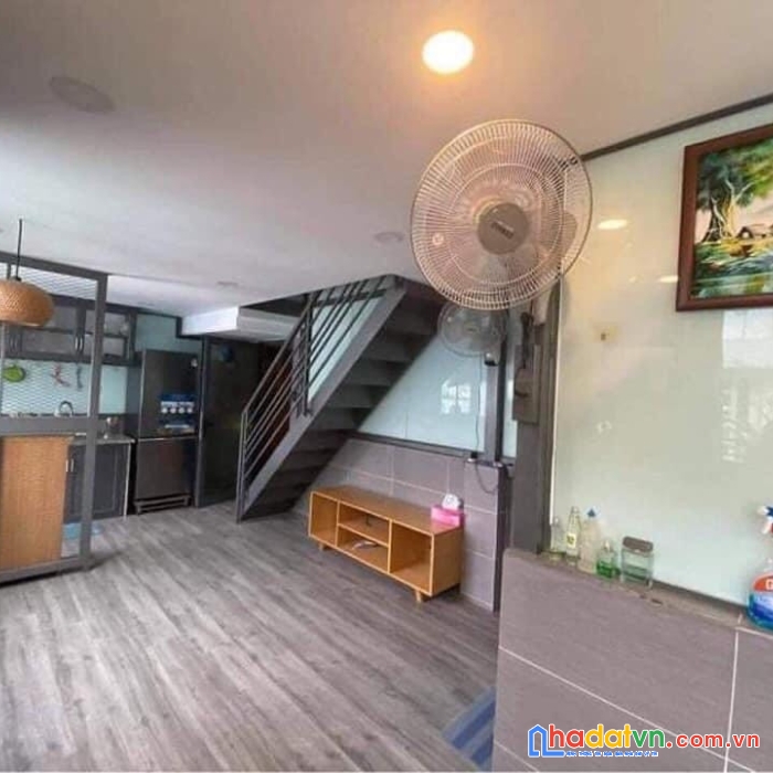 Cần bán chdv đang tn 35tr.th, 4 tầng, khu vip huỳnh văn bánh, p13, pn, 5 pn, 36m2, 6.3 tỷ
