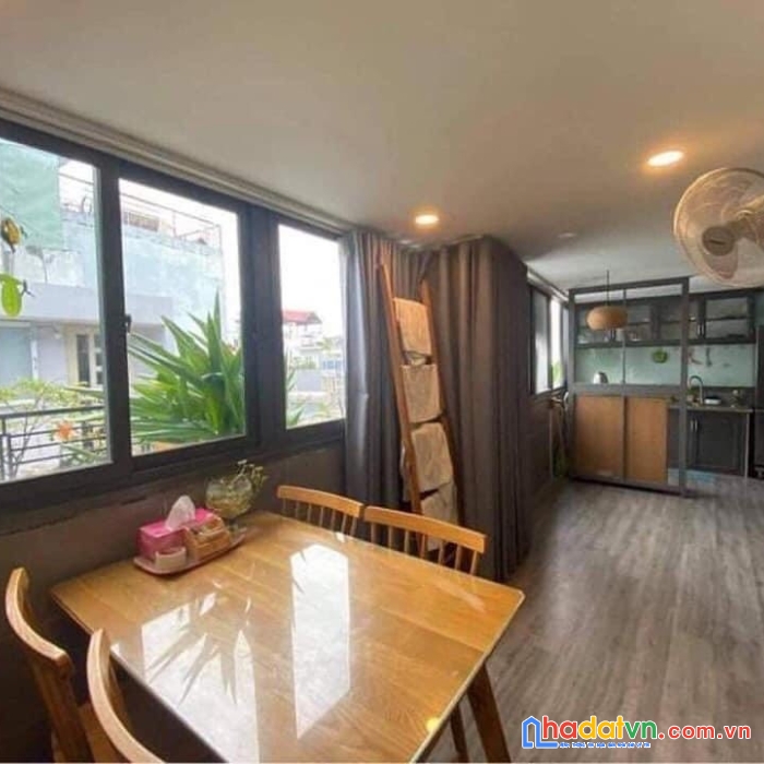 Cần bán chdv đang tn 35tr.th, 4 tầng, khu vip huỳnh văn bánh, p13, pn, 5 pn, 36m2, 6.3 tỷ