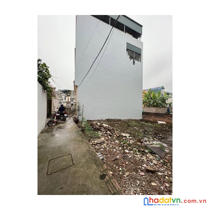 Bán gấp nhà c4 ở luôn dt30m yên xá, mt 4.7m giá 2.55 tỷ. lh: 0936112255