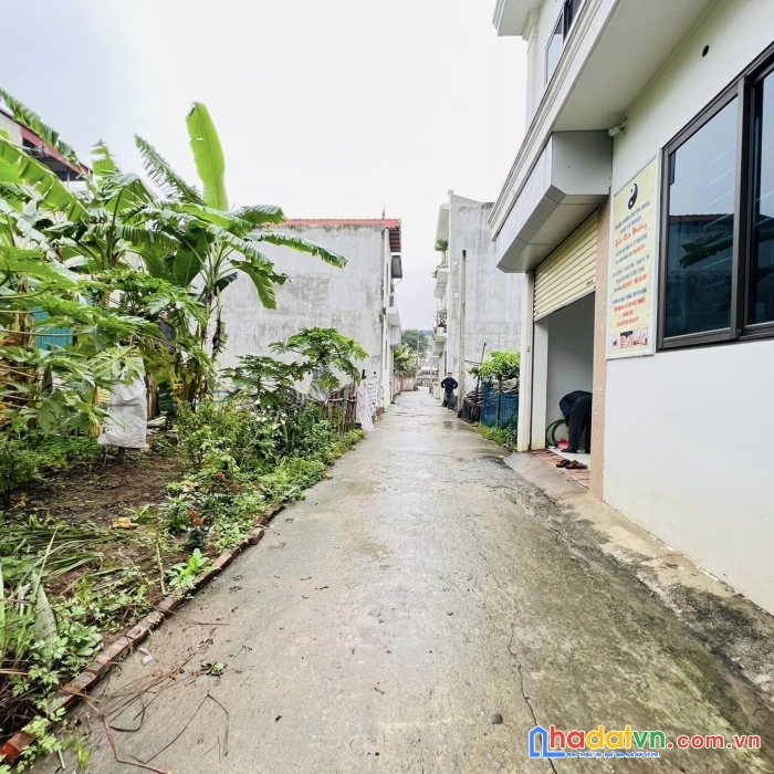 Bán gấp nhà c4 ở luôn dt30m yên xá, mt 4.7m giá 2.55 tỷ. lh: 0936112255