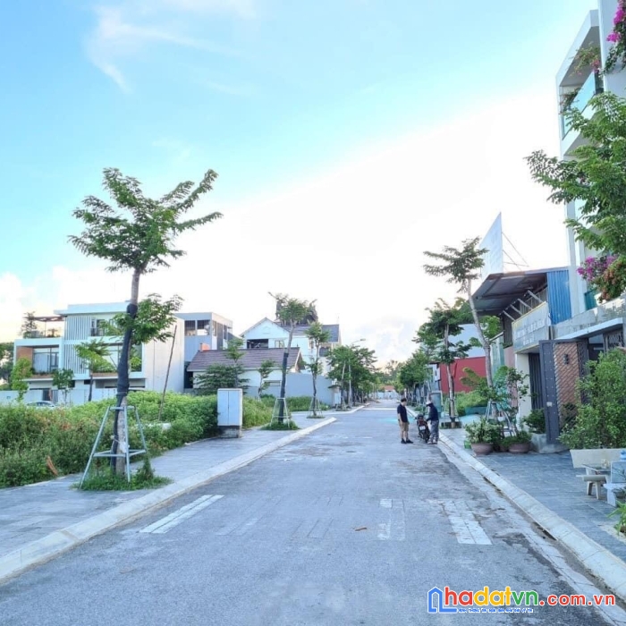 Chính chủ bán lô đất cực đẹp khu đô thị nguyên khê kinh doanh sầm uất chỉ 6xtr/m2