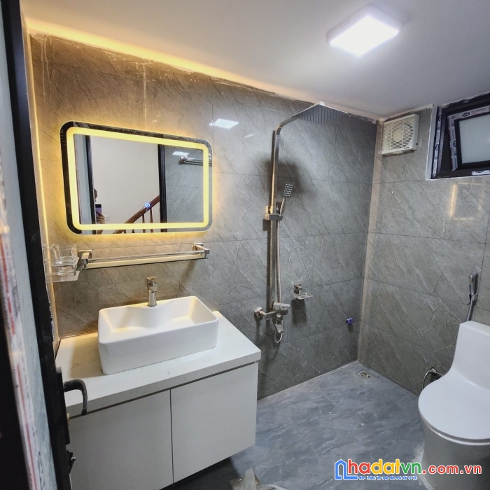 Tòa ccmm thịnh hào đống đa 146m*8t thang máy 20 căn studio dt gần 3 tỷ/năm  gia 32 tỷ lh0975124520