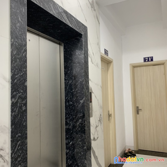 Bán nhà  phố cự lộc 50m*7t thang máy 12phòng dt 70tr/tháng nhỉnh 8 tỷ lh0975124520