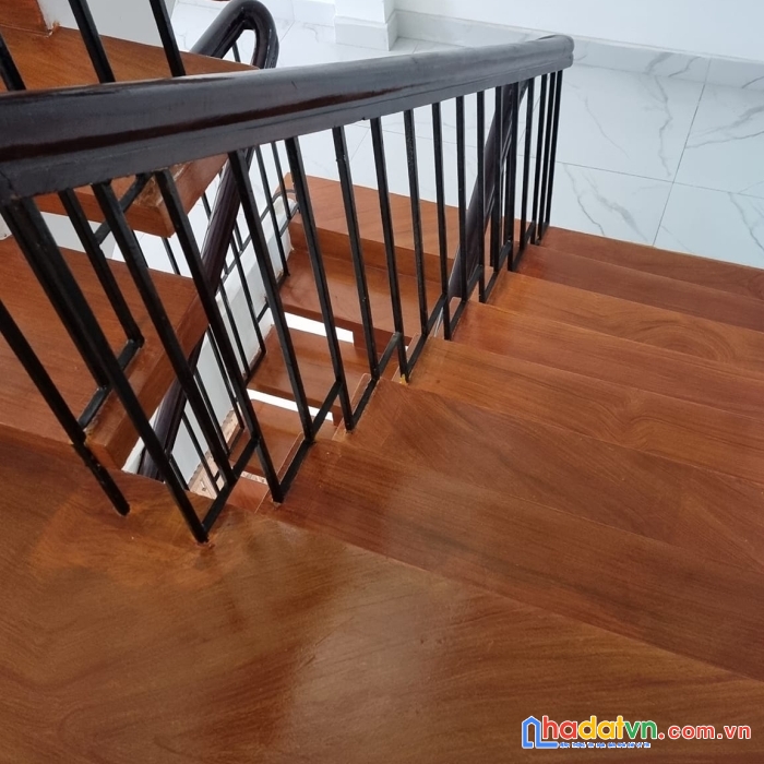 Mặt tiền lạc long quân-ngã tư bảy hiền q.tân bình