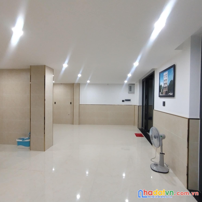 Bán chdv ngay k.d vương- ngang 8.5m- giá giảm từ 7.3tỷ còn 6.45tỷ
